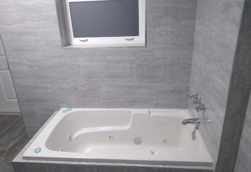 غرفة قياسية مطلّة علي البحر, The Ormond By The Sea Oasis