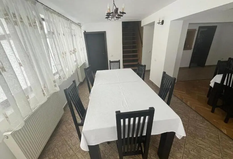 Talo 1 Makuuhuone, Pensiunea Valea Dorului