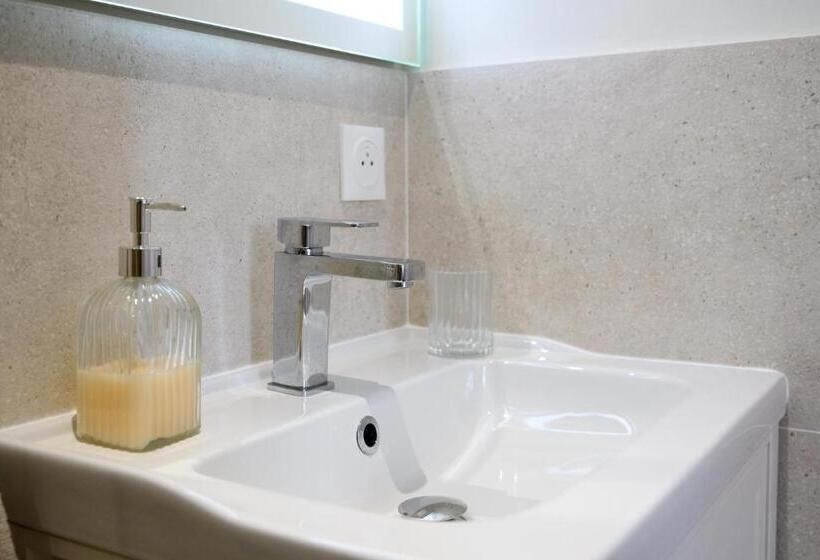 غرفة قياسية, Chateau Haut Cazevert