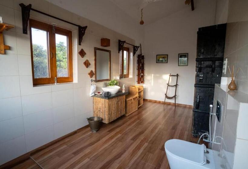 Quarto Estandar Vista Lago, Jawai Legacy Shambhala