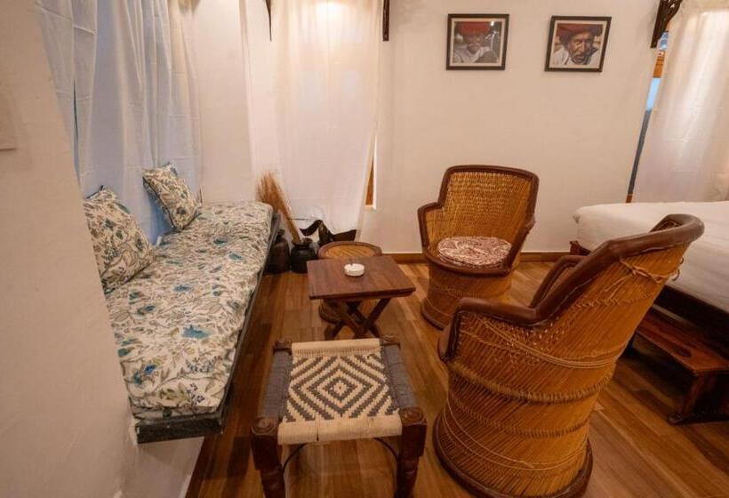 Quarto Estandar Vista Lago, Jawai Legacy Shambhala