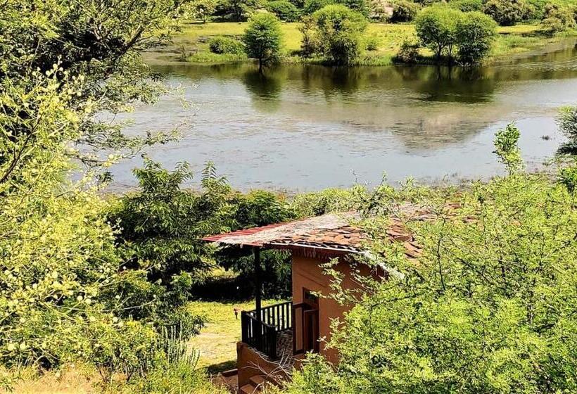 Quarto Estandar Vista Lago, Jawai Legacy Shambhala
