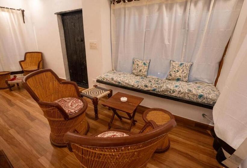 Quarto Estandar Vista Lago, Jawai Legacy Shambhala