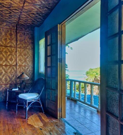 اتاق لوکس با بالکن, Pilar Pilapil Beach Resort
