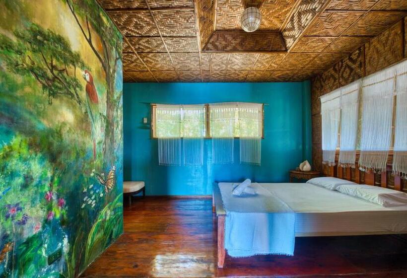 اتاق لوکس, Pilar Pilapil Beach Resort