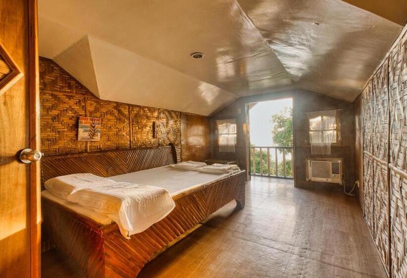 اتاق لوکس با بالکن و چشم‌انداز دریا, Pilar Pilapil Beach Resort