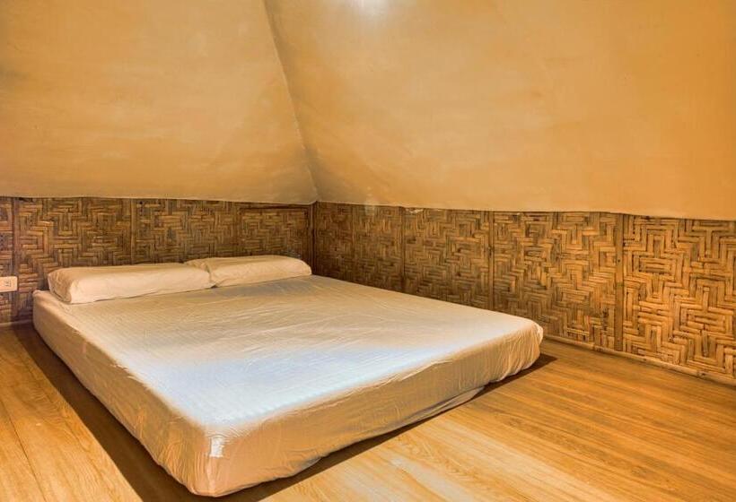 اتاق لوکس با بالکن و چشم‌انداز دریا, Pilar Pilapil Beach Resort
