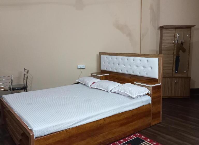 Номер Стандарт, Pp Crown