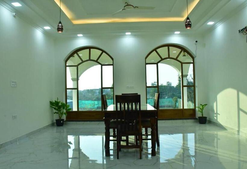 Номер Superior, Ranthambhore Jalsa