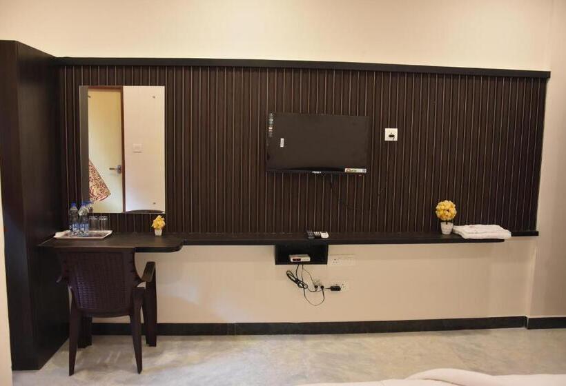 Номер Superior, O Rj Royal Inn
