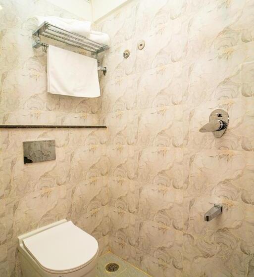 Quarto Deluxe, The Auberge Boutique Hotel   Manyata Tech Park