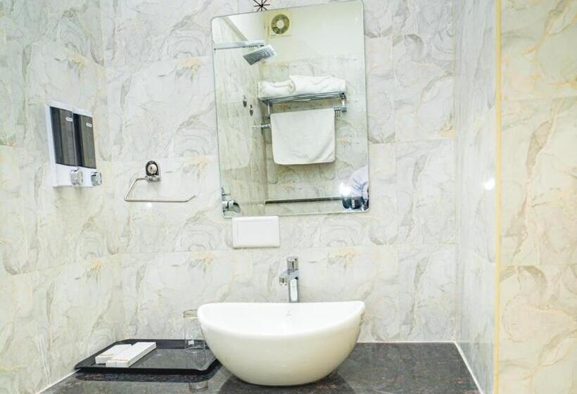 디럭스 룸 킹사이즈 침대, The Auberge Boutique Hotel Manyata Tech Park