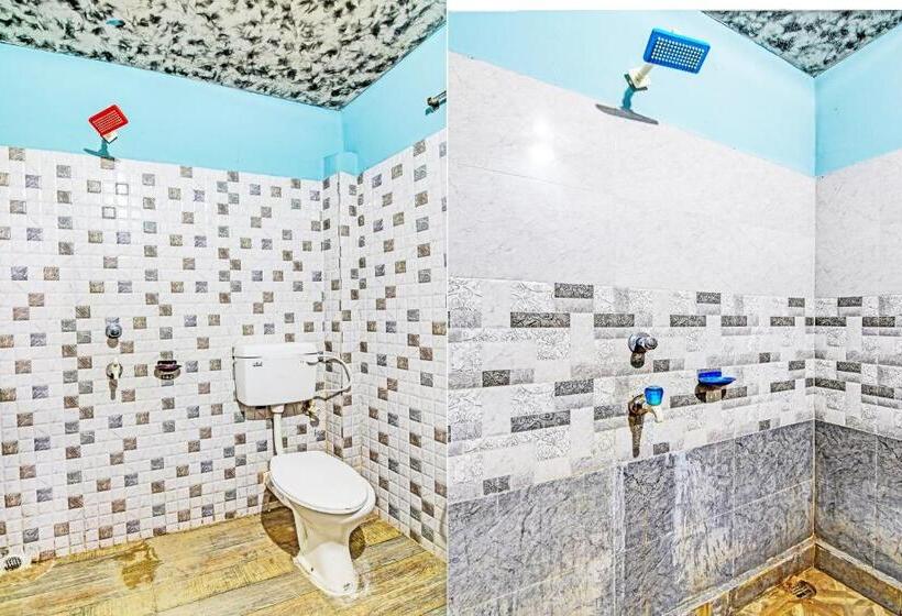 חדר קלאסי לשלושה, Oyo Sova Hotel & Resort