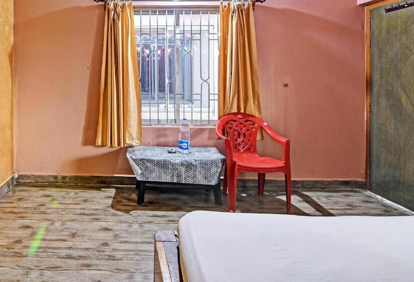 חדר קלאסי לשלושה, Oyo Sova Hotel & Resort