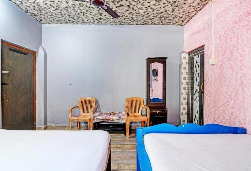 חדר קלאסי לשלושה, Oyo Sova Hotel & Resort