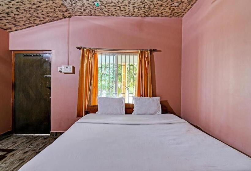 Трехместный Номер Классика, Oyo Sova Hotel & Resort