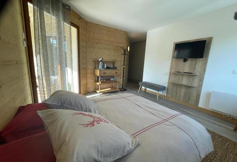 غرفة قياسية مطلة على الجبل, Chambre De La Tournette