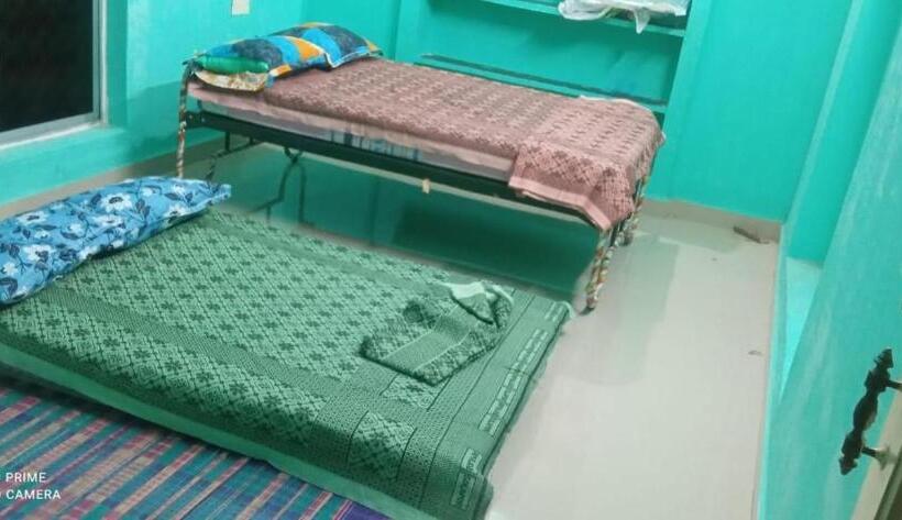 חדר סטנדרט, Mahesh Kuppusamy