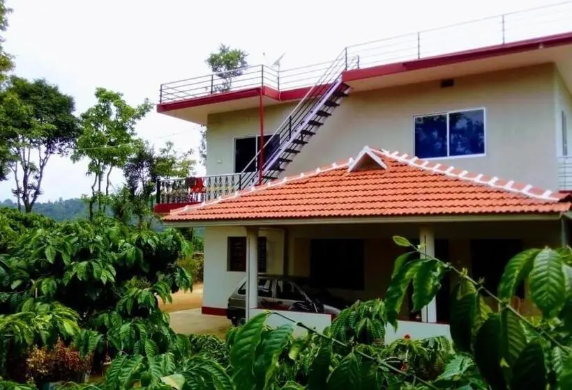 ファミリールーム, Nithin Homestay, 3 Bedrooms And 1 Living Room