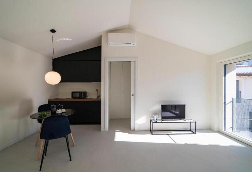 스탠다드 스튜디오 (테라스구비), Via Vittorio Veneto 468 Chiari