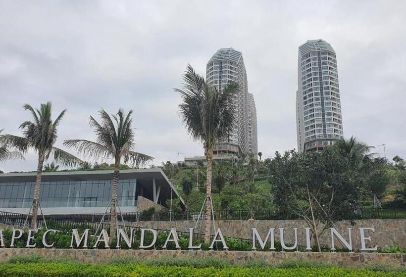 استودیوی استاندارد با چشم‌انداز دریا, Apec Mandala Kolya