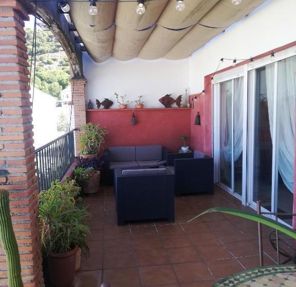 Chambre Standard Individuelle, Comfortable Single Bluing Room B&b