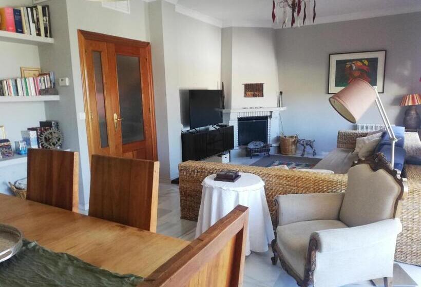 Chambre Standard Individuelle, Comfortable Single Bluing Room B&b