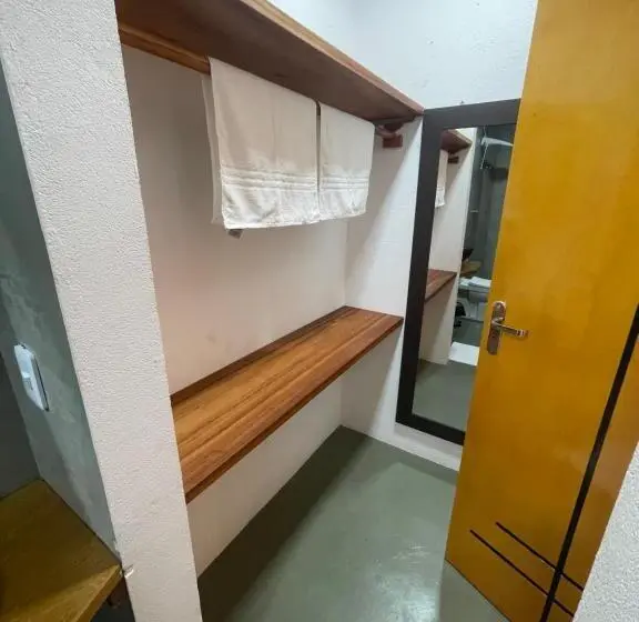 Suite Kingsize Bett, Kanto Do Chico