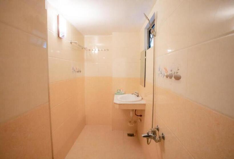 اتاق سوپریور, Khánh Gia