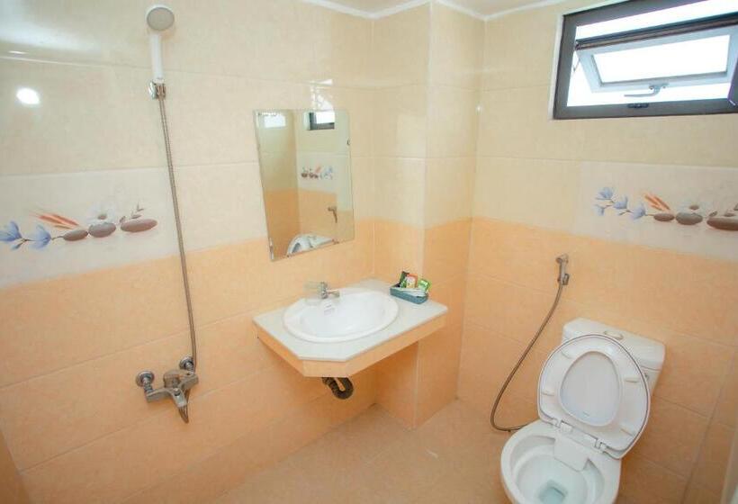 اتاق استاندارد سه نفره, Khánh Gia