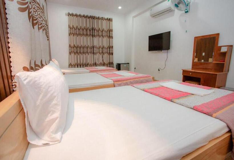 اتاق استاندارد سه نفره, Khánh Gia