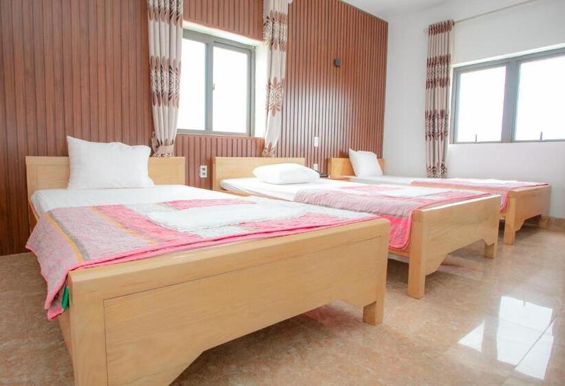 اتاق استاندارد سه نفره, Khánh Gia