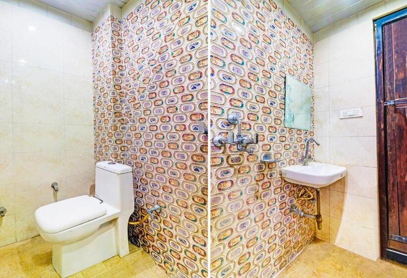 Трехместный Номер Классика, Oyo Priyakant Ju Palace