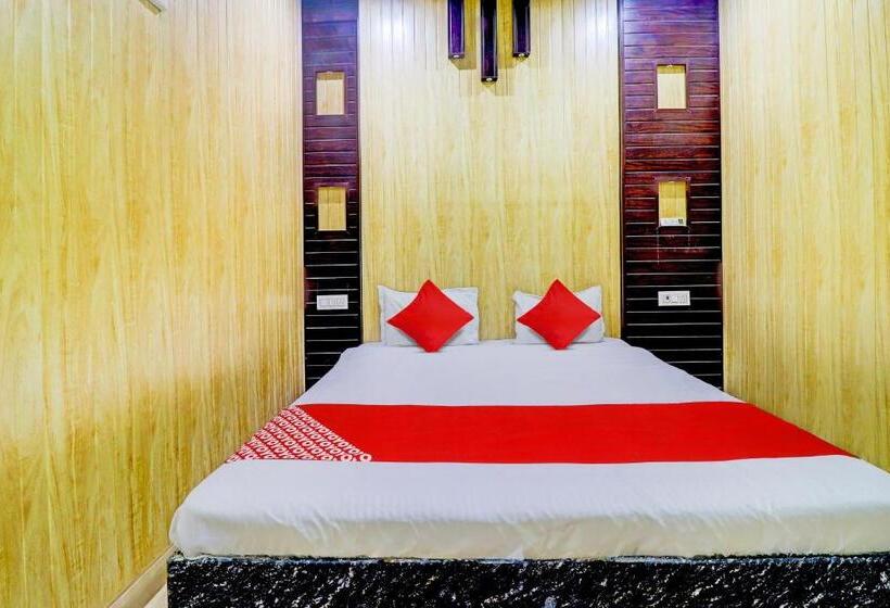 Трехместный Номер Классика, Oyo Priyakant Ju Palace