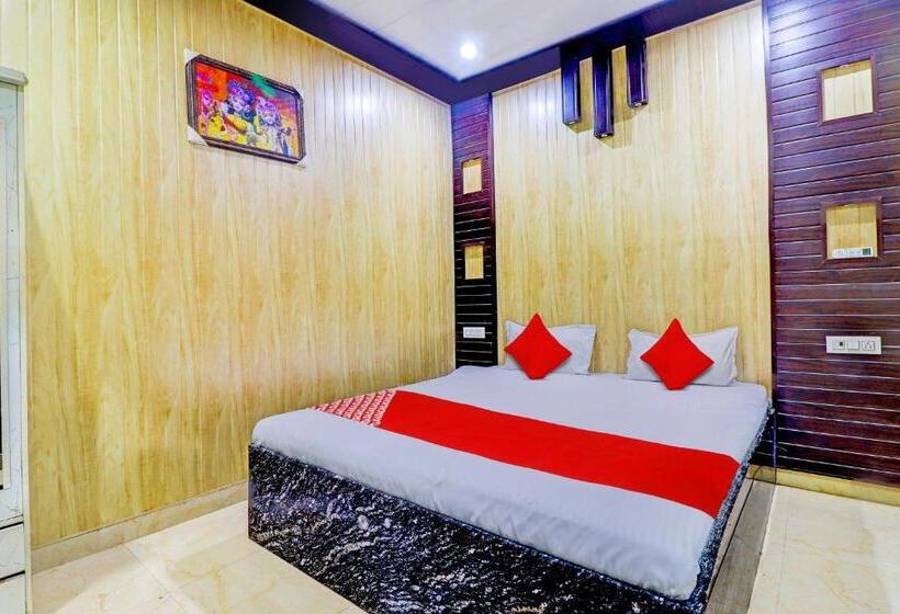 Трехместный Номер Классика, Oyo Priyakant Ju Palace