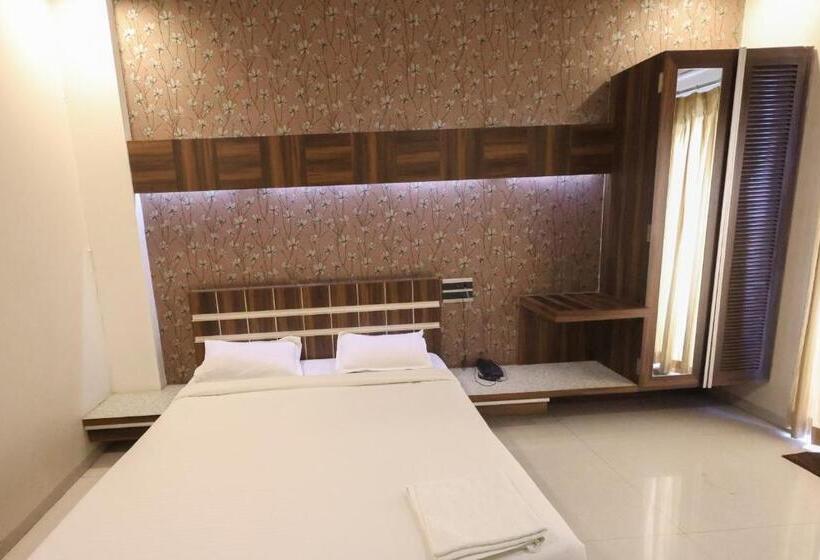 经济房, Sharveen Classic Inn