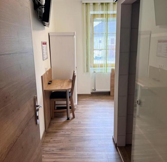 Номер Стандарт Индивидуальный, Gasthaus & Hotel Backhendlstation