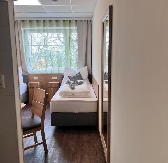 חדר סטנדרט, Gasthaus & Hotel Backhendlstation