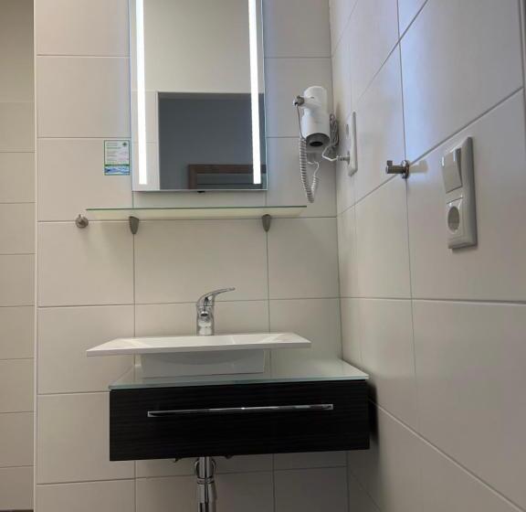 חדר סטנדרט, Gasthaus & Hotel Backhendlstation