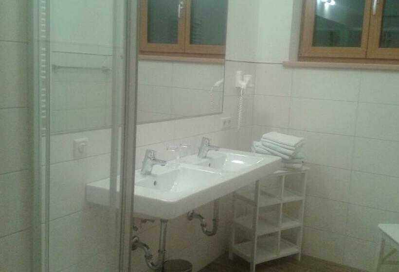 شقة غرفة واحدة, Biobauernhof Windbachgut