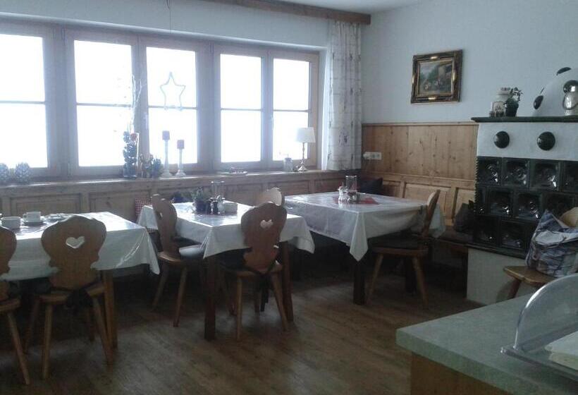 غرفة قياسية رباعية, Biobauernhof Windbachgut