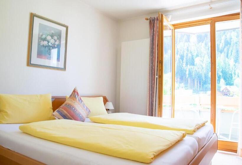 דירת חדר, Burgstallerhof