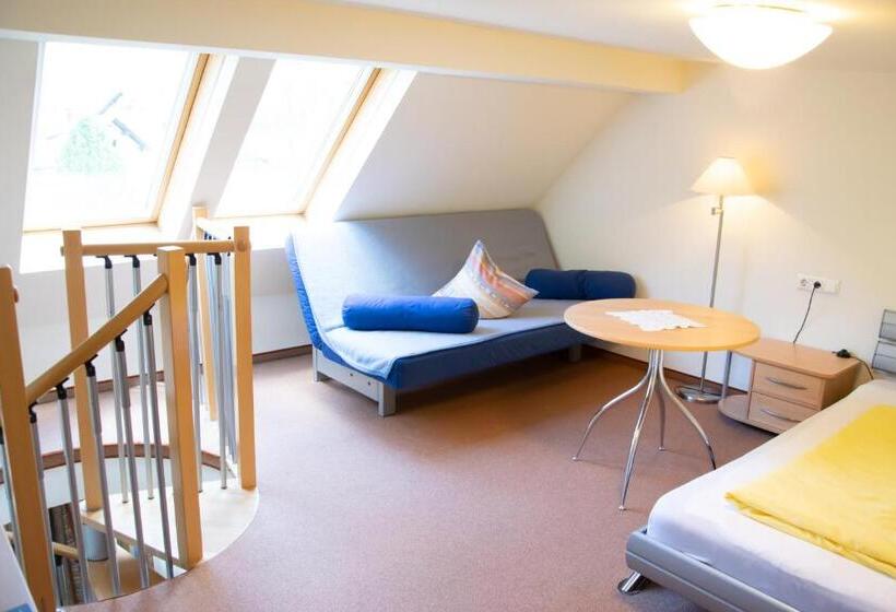 דירת חדר, Burgstallerhof