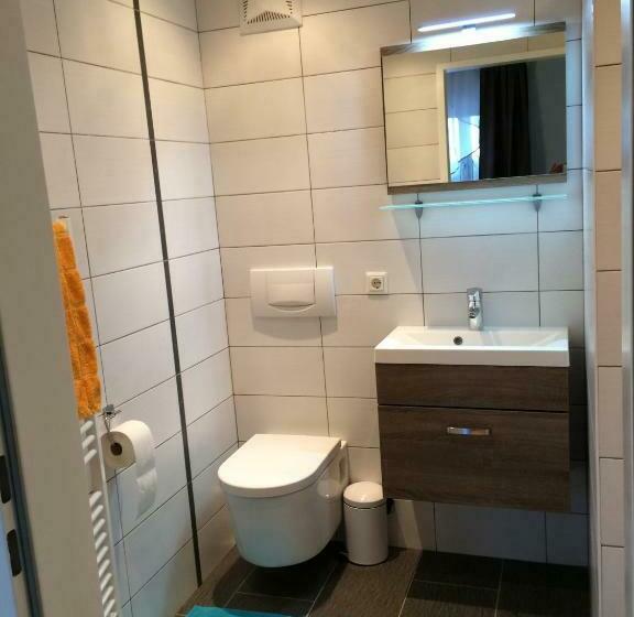 Номер Стандарт, Gasthaus & Hotel Backhendlstation