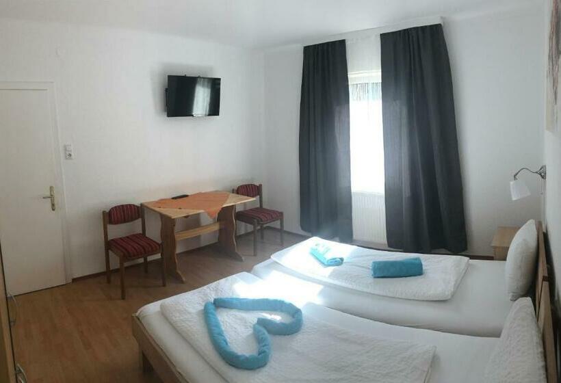 חדר סטנדרט, Gasthaus & Hotel Backhendlstation