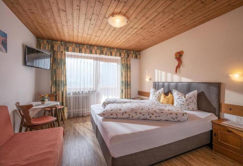 コンフォートルーム, Gasthof Pension Berghof