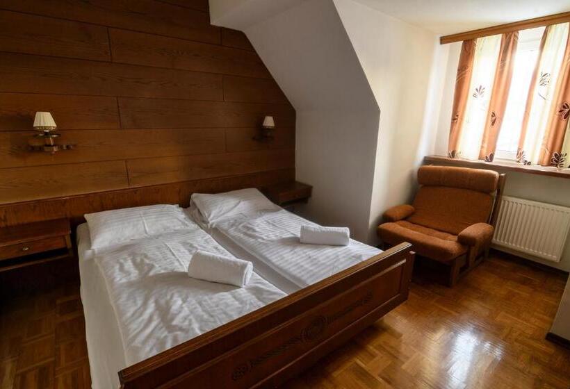 اتاق استاندارد سه نفره, Gasthof Zum Jägerwirt