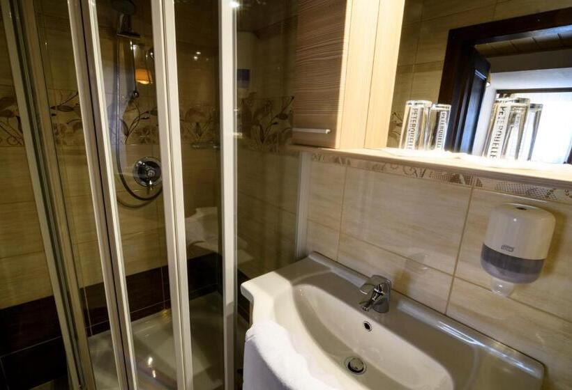 اتاق استاندارد سه نفره, Gasthof Zum Jägerwirt