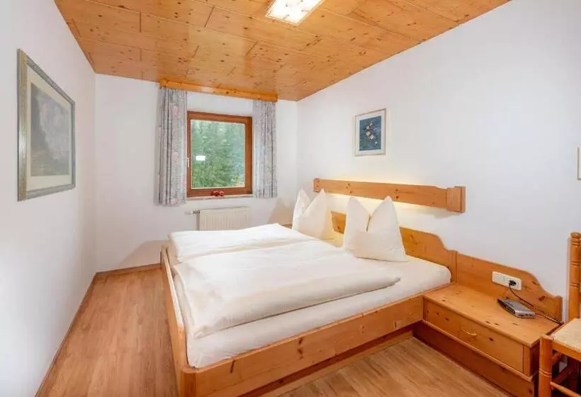 Huoneisto 2 Makuuhuonetta, Gästehaus Herrmann