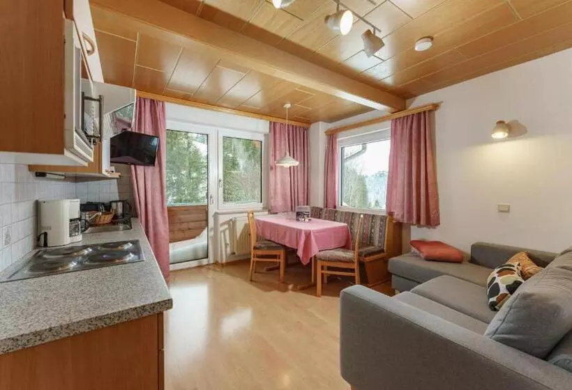 Huoneisto 2 Makuuhuonetta, Gästehaus Herrmann